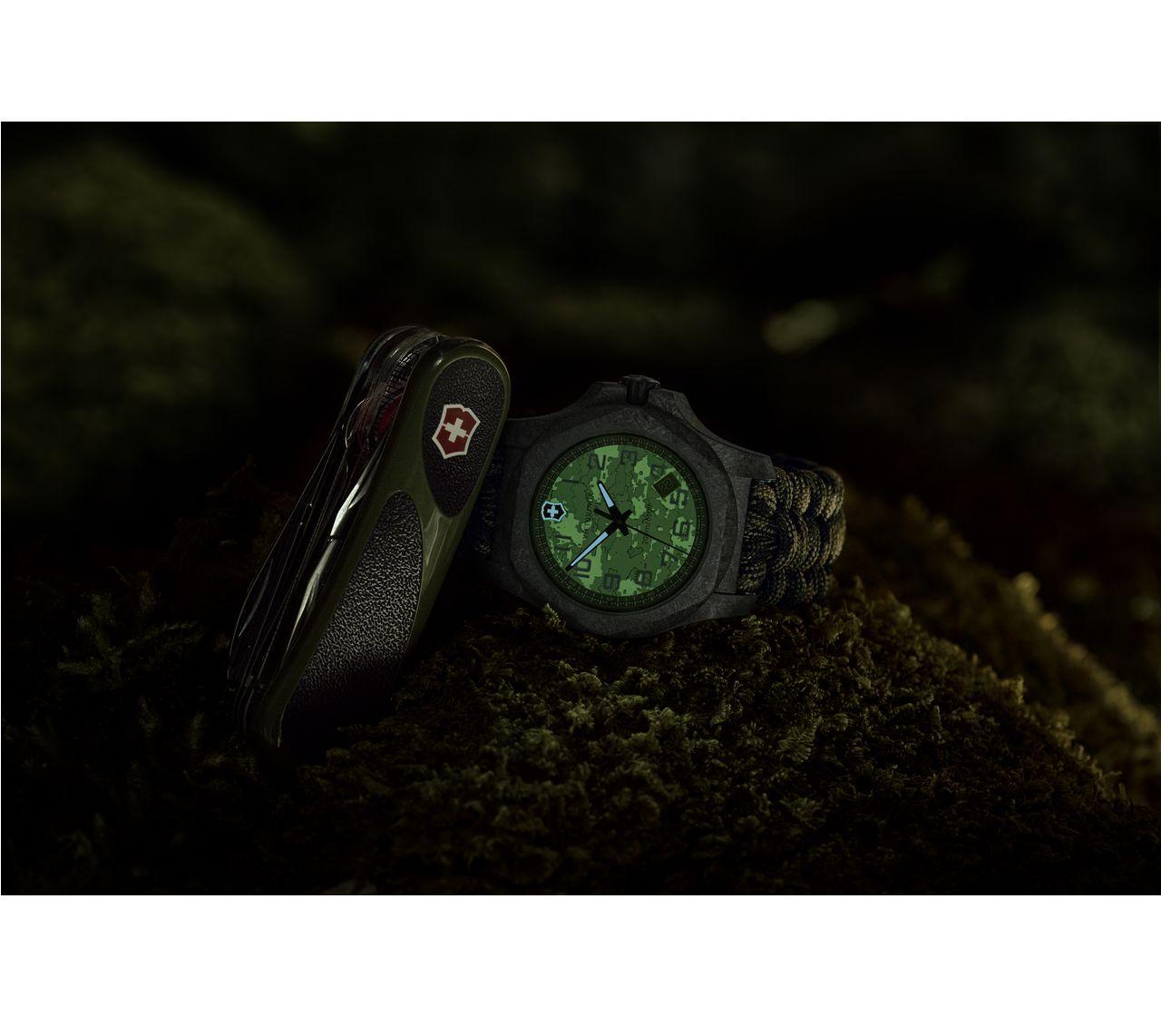 Victorinox I.N.O.X. Carbon Limited Edition in green, 43 mm - 241927.1