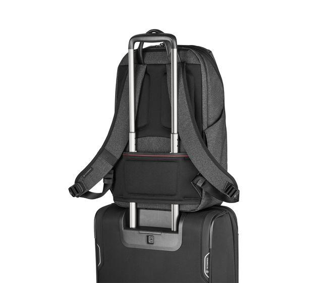 新品　ビクトリノックス VICTORINOX デラックスバックパック 18L