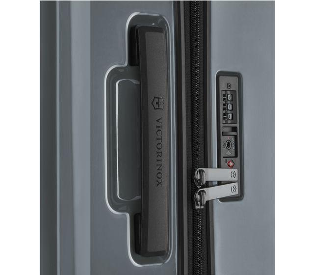 Airox Medium Hardside Case-612508