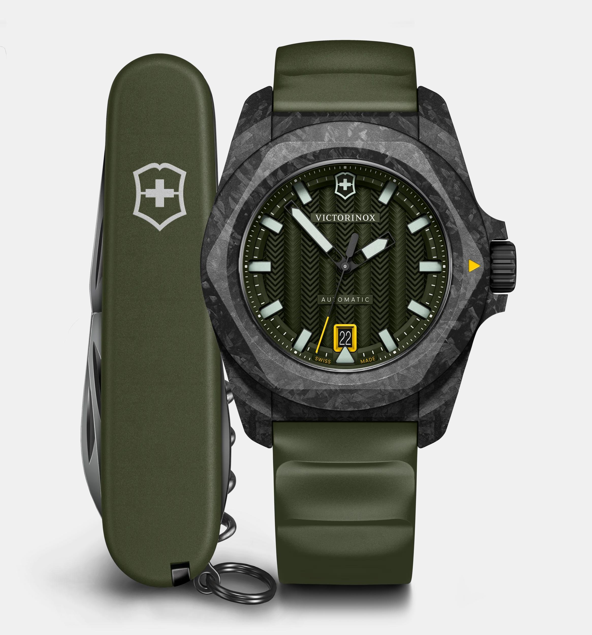 VICTORINOX　inox Victorinox Replica 1897 Limited Edition in Red, vulcanized