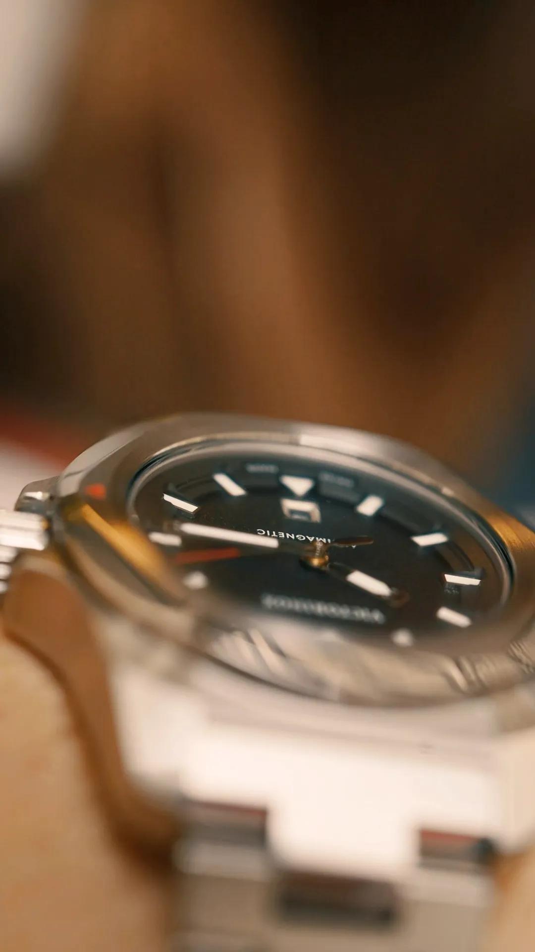 Emily Escande x Victorinox