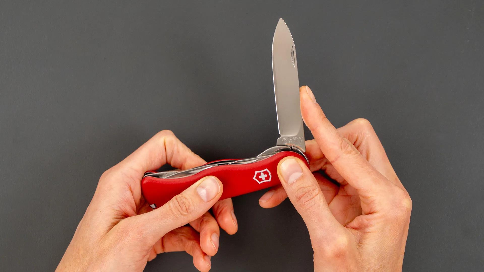 VICTORINOX マルチツール　スイスアーミーナイフ携帯折り畳みナイフ赤1点 マルチツール　スイスアーミーナイフ携帯折り畳みナイフ赤1点 VICTORINOX