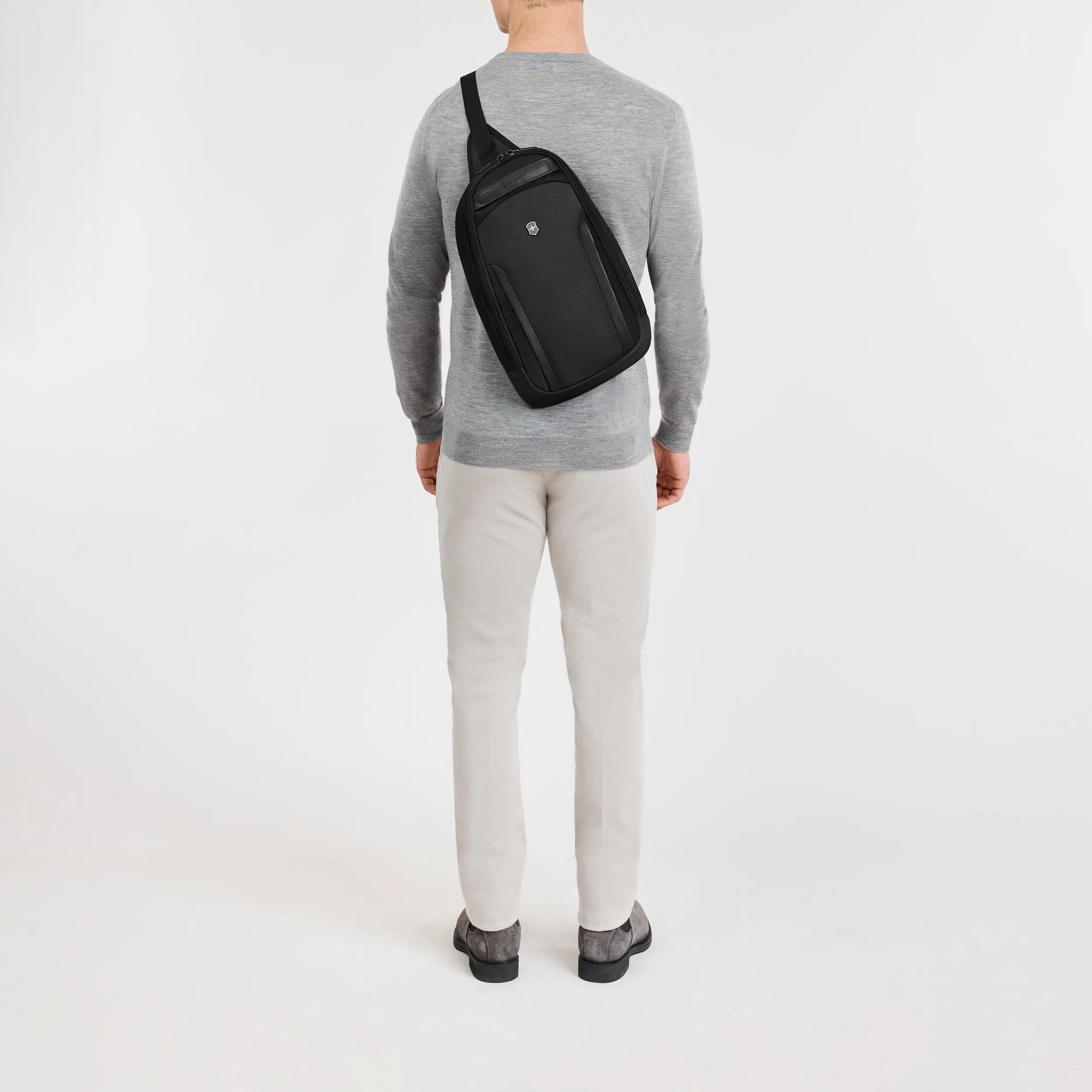 TGE_606796_In-Scale_Casual_LS