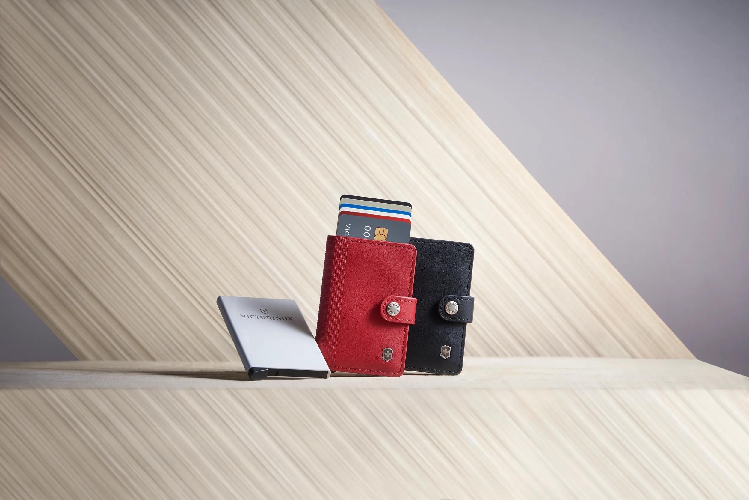 Altius Secrid and Smart Card Wallets | Victorinox (USA)
