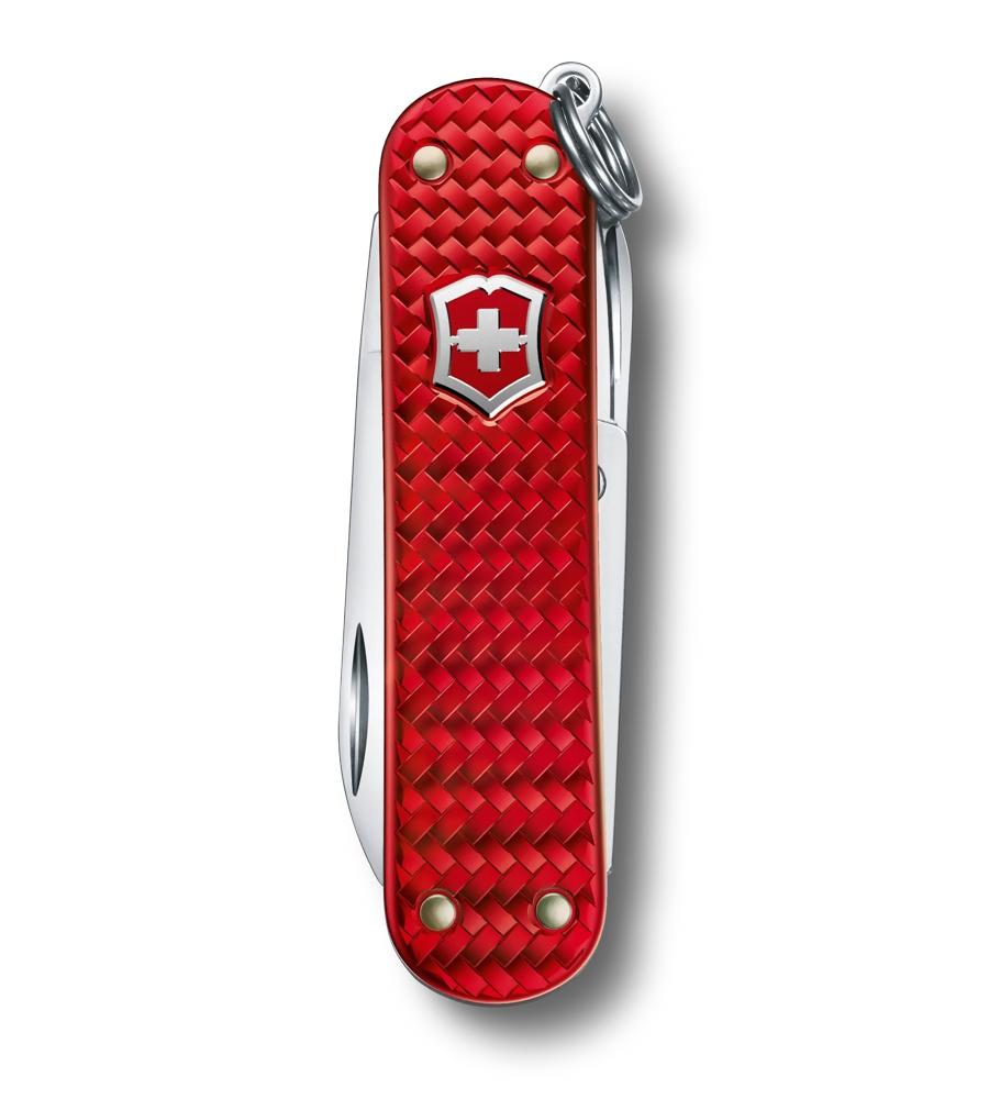 Victorinox lance un nouveau motif texturé pour sa collection Classic Precious Alox