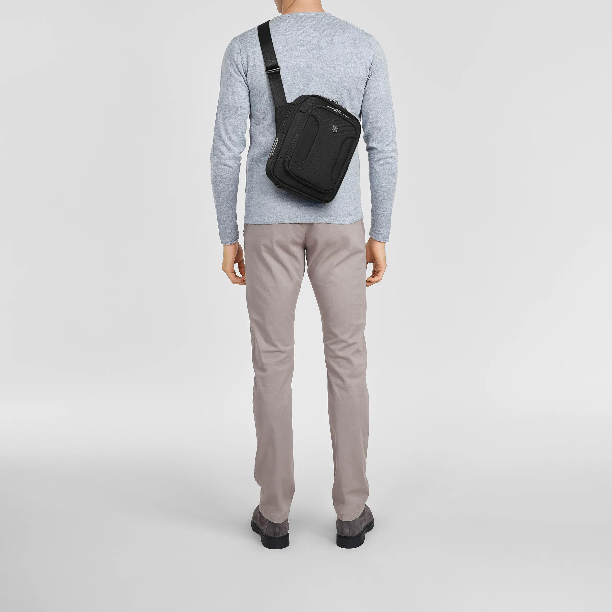TGE_653640_In-Scale_Casual_LS_1