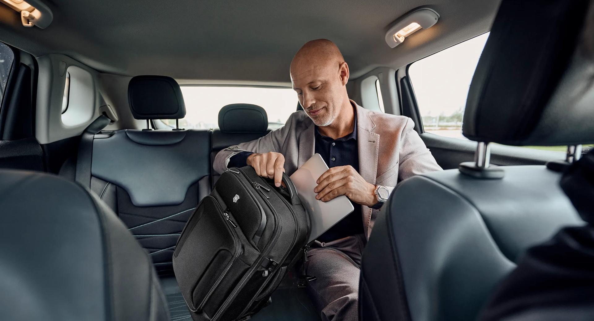 Werks Traveler 7.0 Boarding Bag