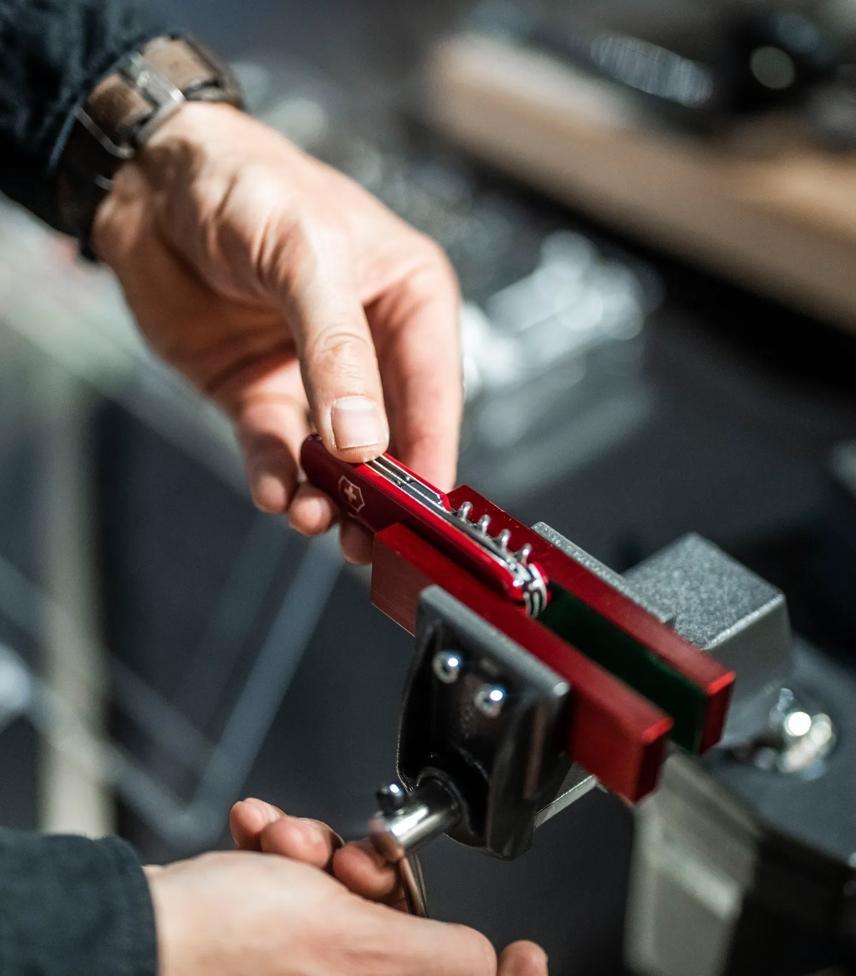 Swiss Army Knife assembling