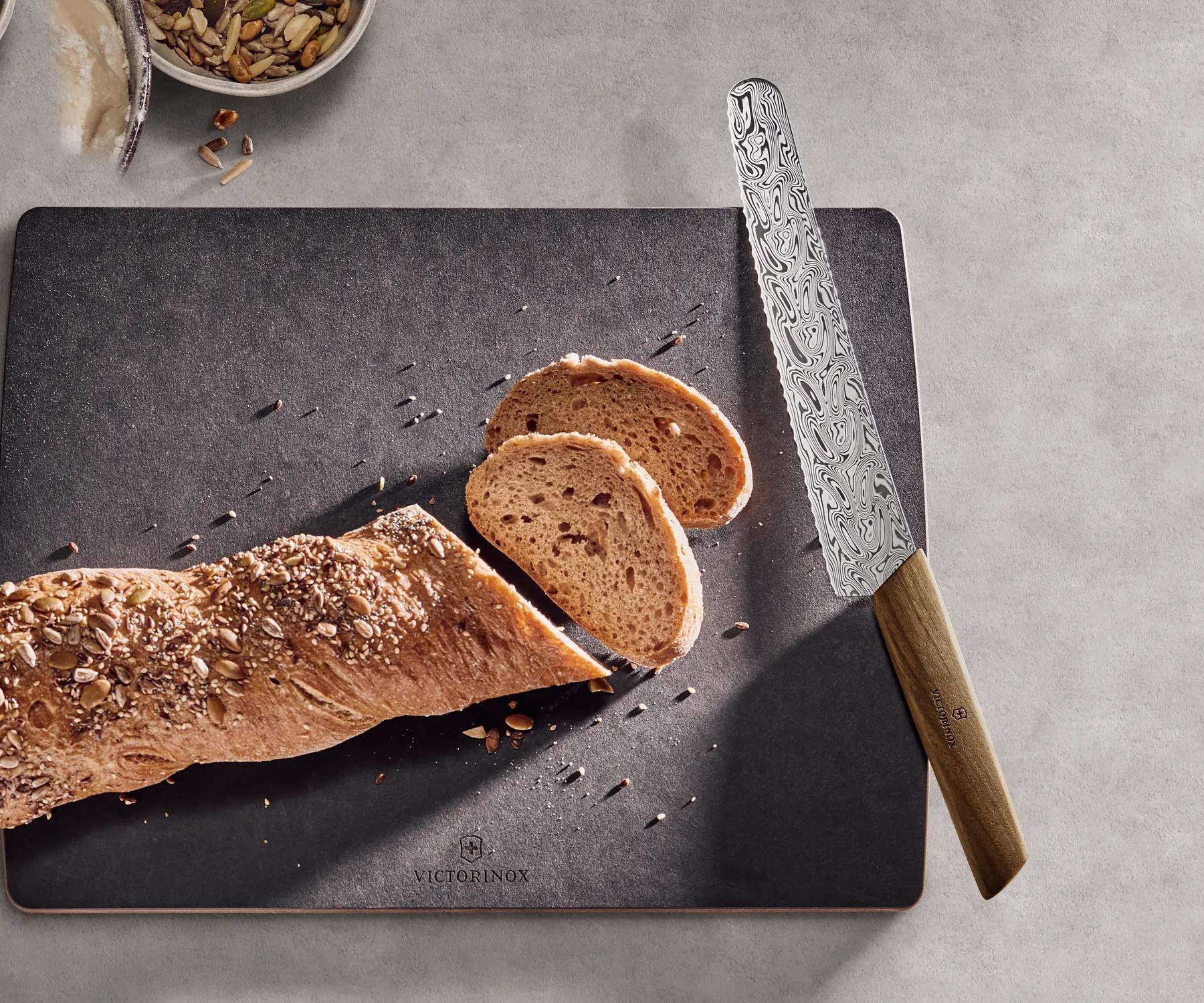 Victorinox launches Damast Bread- and Pastry Knife | Victorinox (USA)