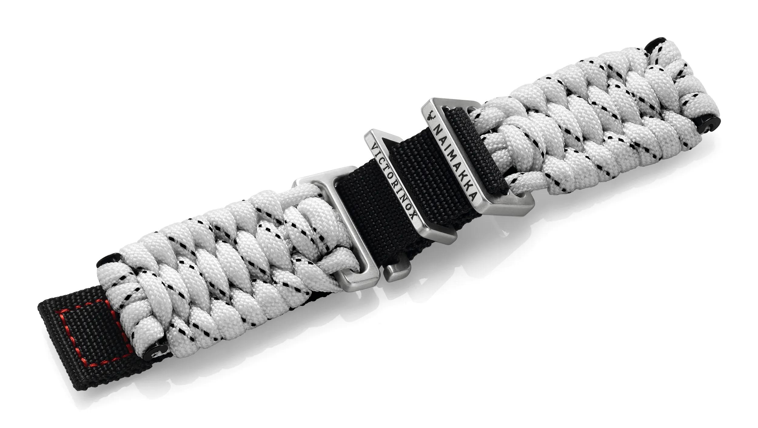 White paracord strap with buckle - 005539