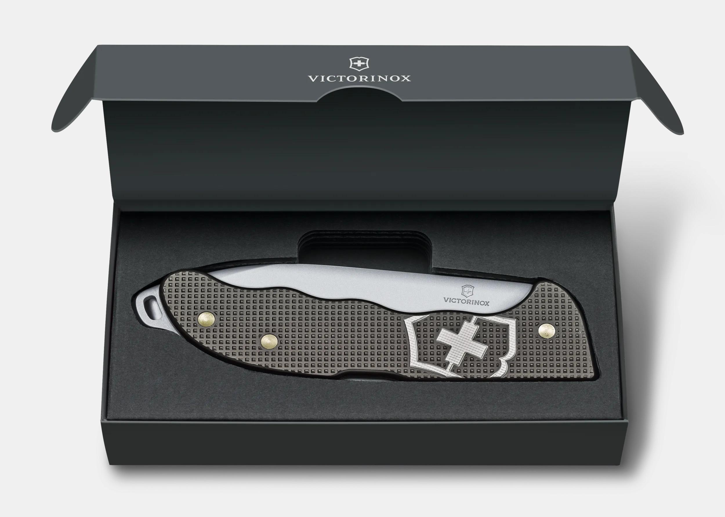 Victorinox Hunter Pro Alox Limited Edition 2022 in Thunder Gray