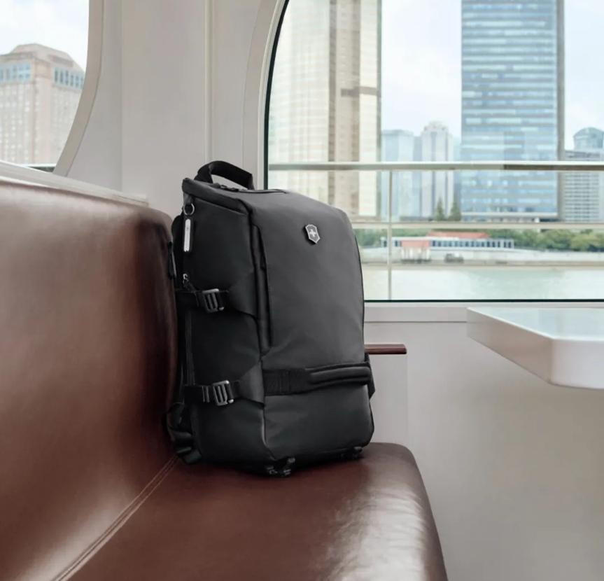 Victorinox Touring 精巧背囊