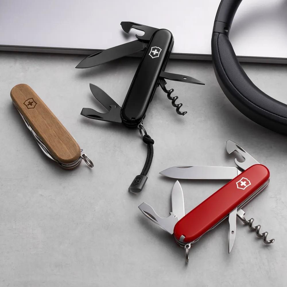 Damascus Pocket Knives Overview