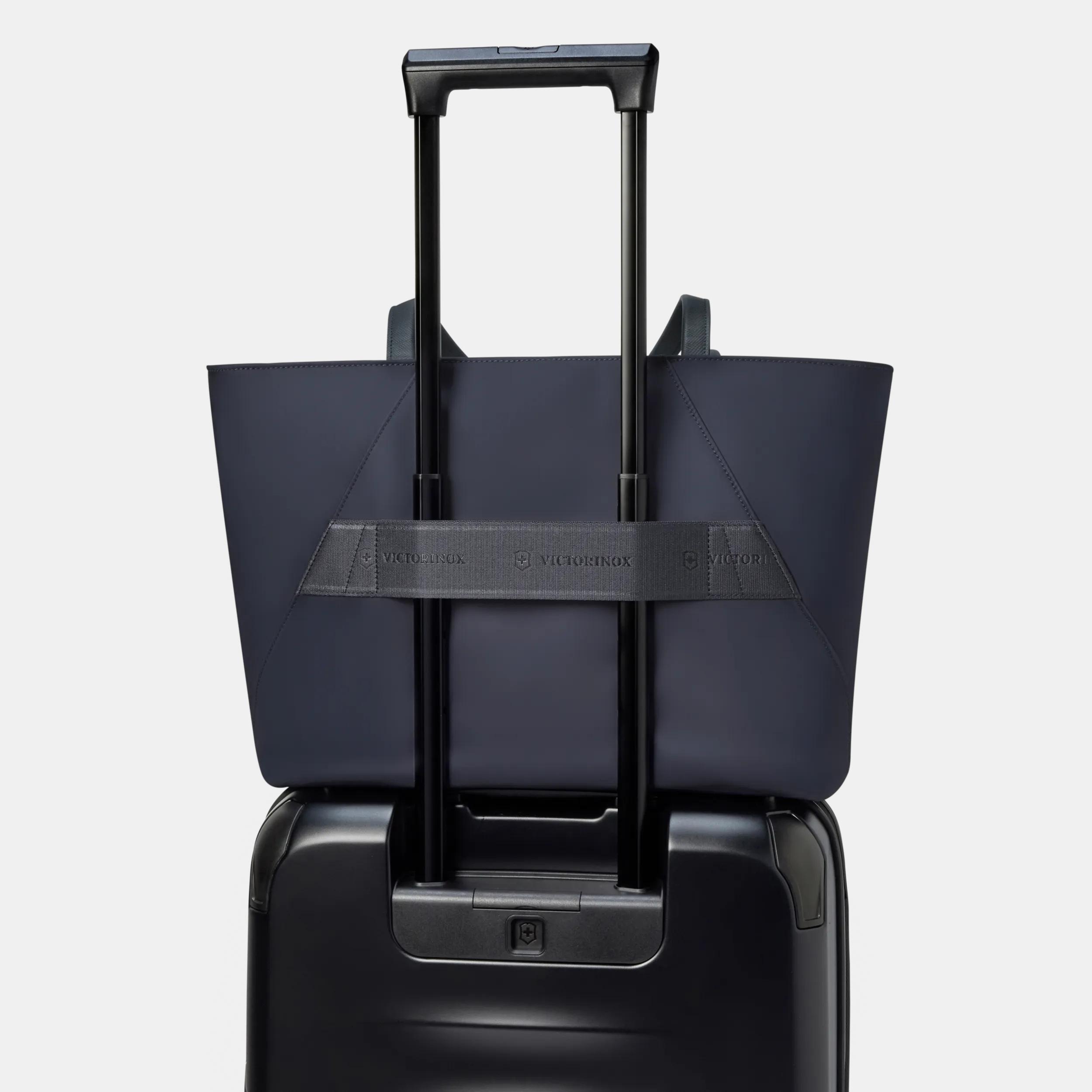 Victoria Signature Tote - 612206