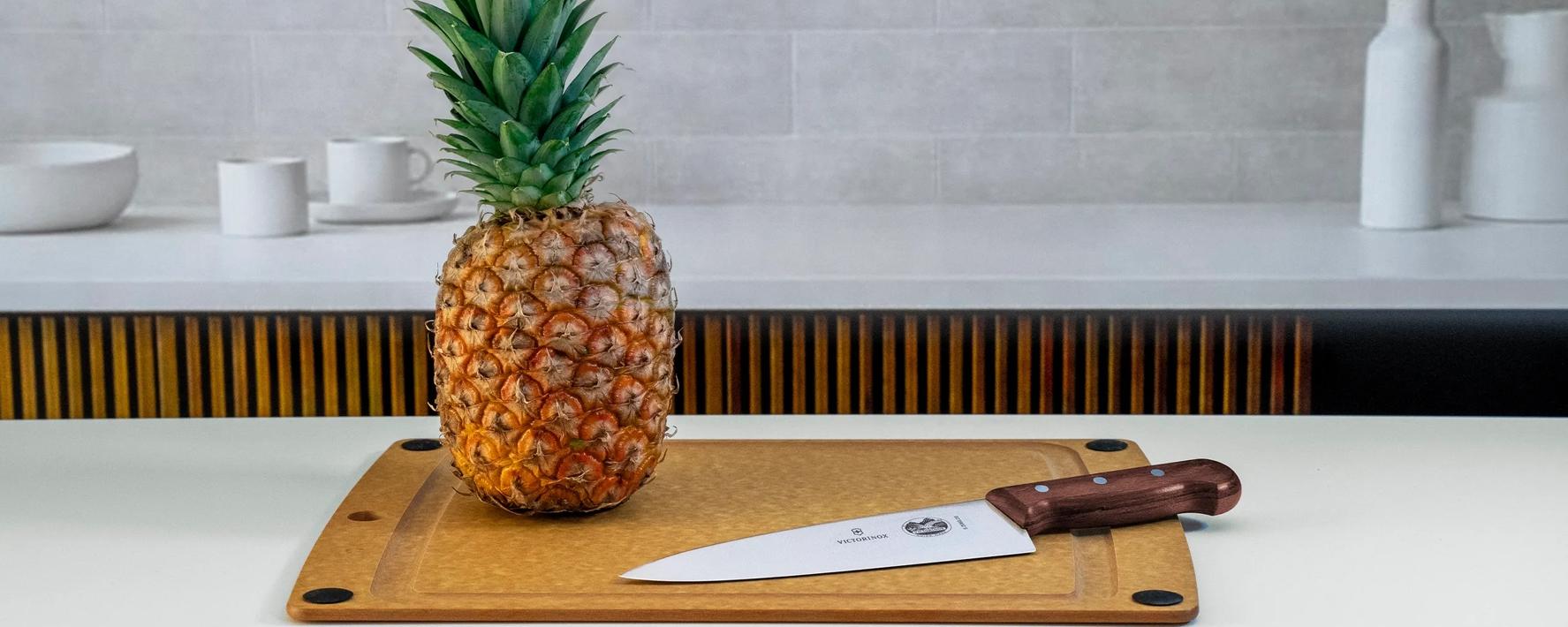 Como cortar um abacaxi