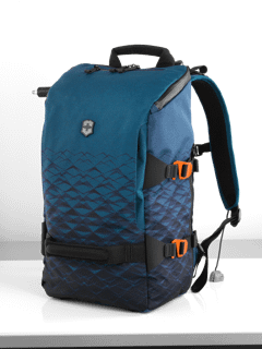 VICTORINOX バッグ Victorinox Vx Touring 15'' Laptop Backpack in Anthracite - 601492