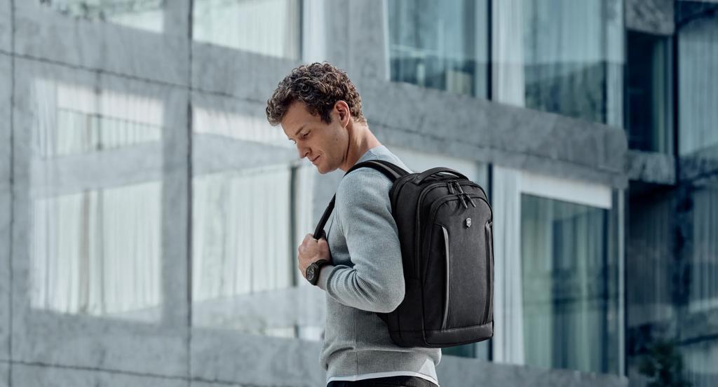 ブラック バックパック ラップトップ収納 ZIP-D BACKPACK X Zip-D-Backpack in check-jacquard shell