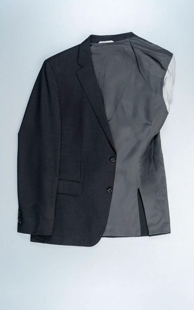 How to pack a suit jacket