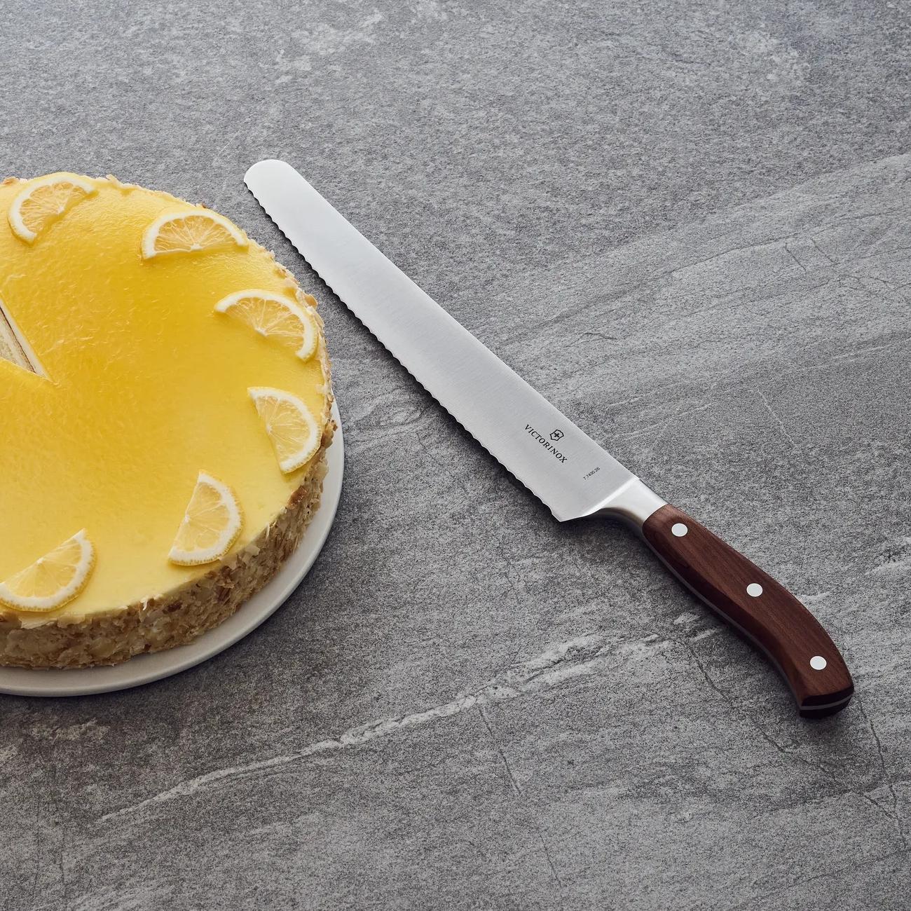 The Bread and Pastry Knife