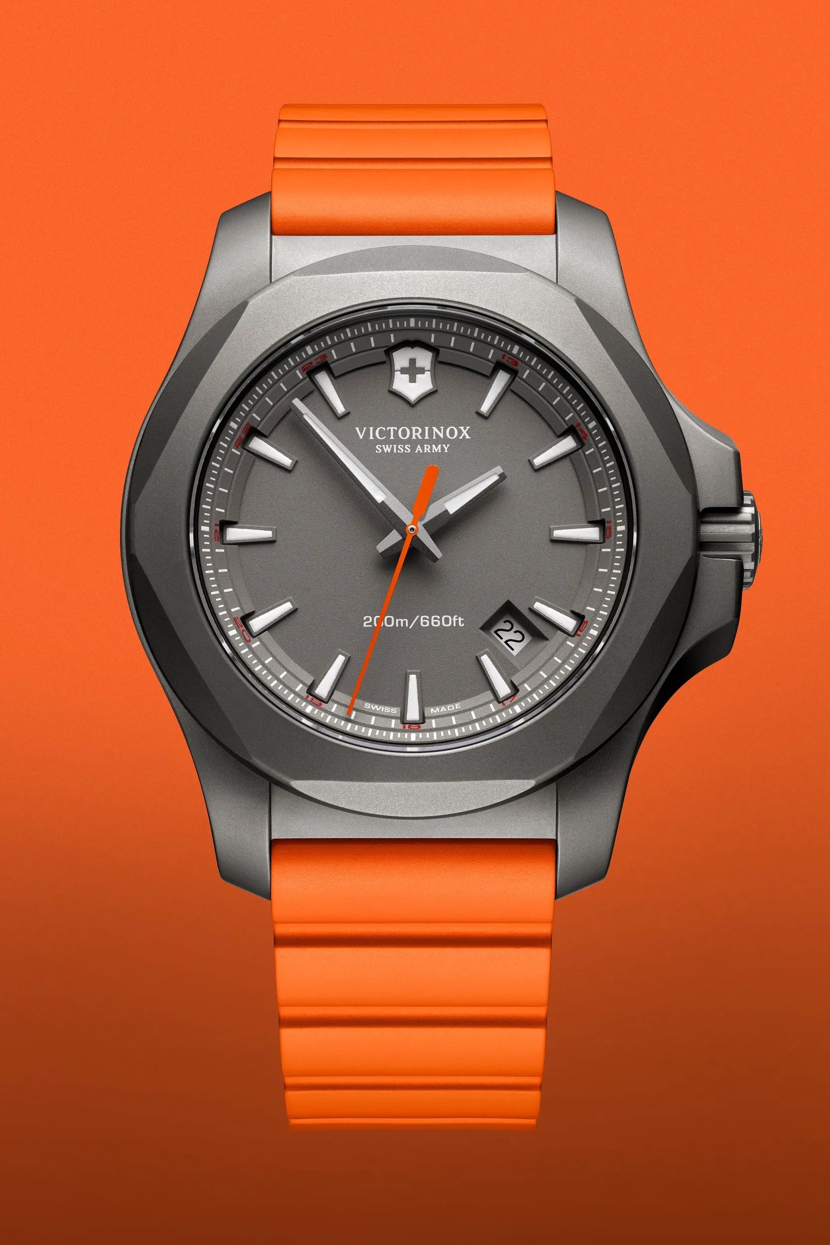 Victorinox I.N.O.X. Titanium in I.N.O.X. Titanium - 241758