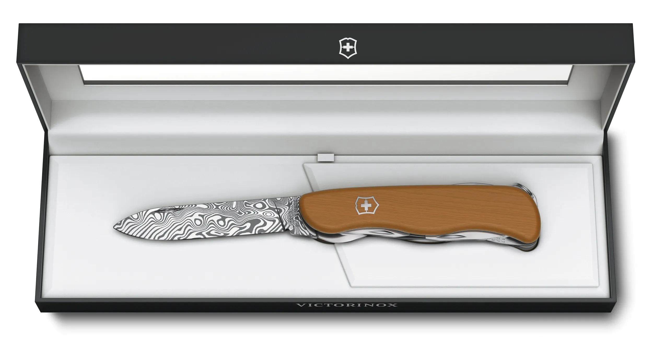 Victorinox Special Picknicker Damast Limited Edition 2022 in Light