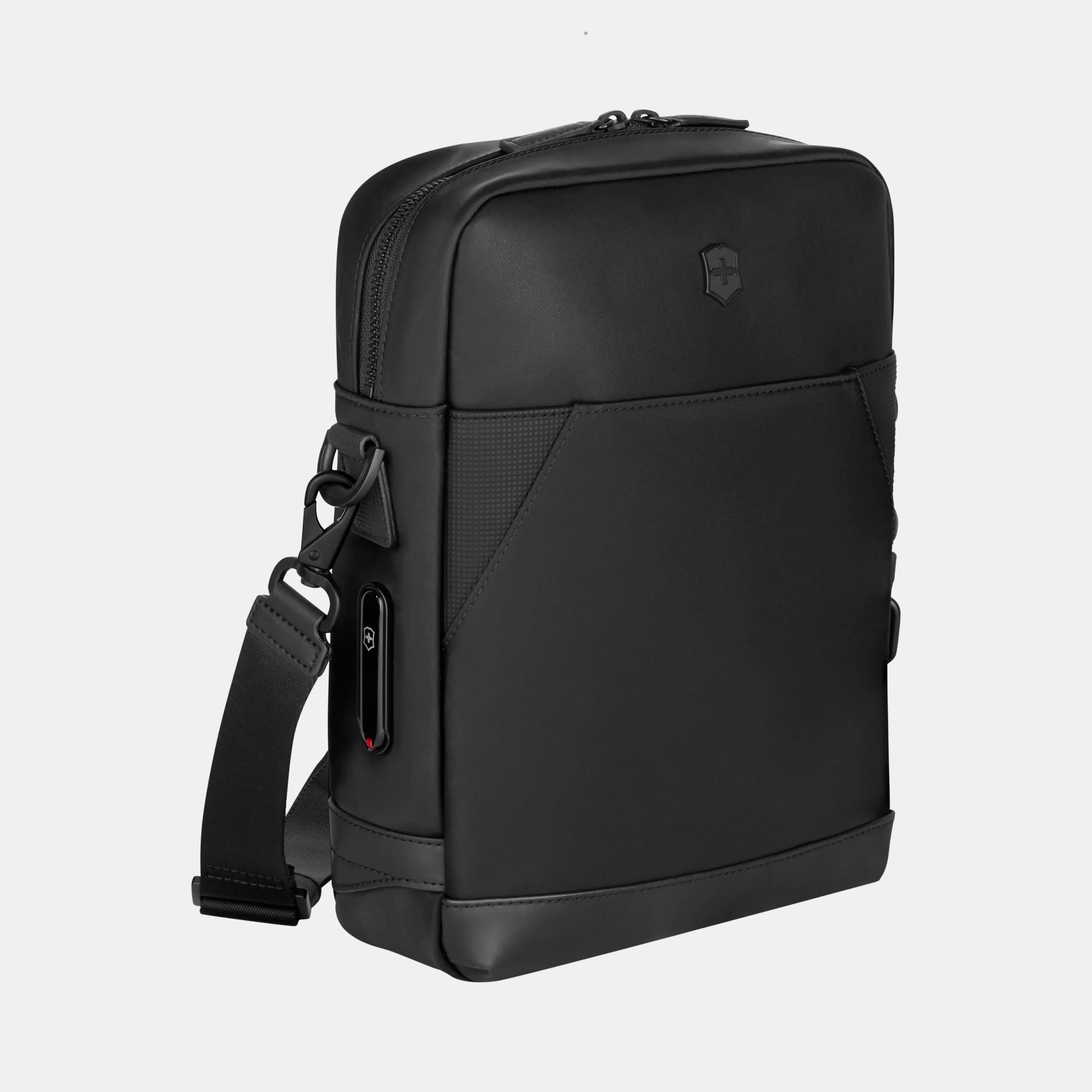   TH メタルロゴ付き クロスボディバッグ Victorinox アロックス ネロ クロスボディバッグ ブラック - 612767