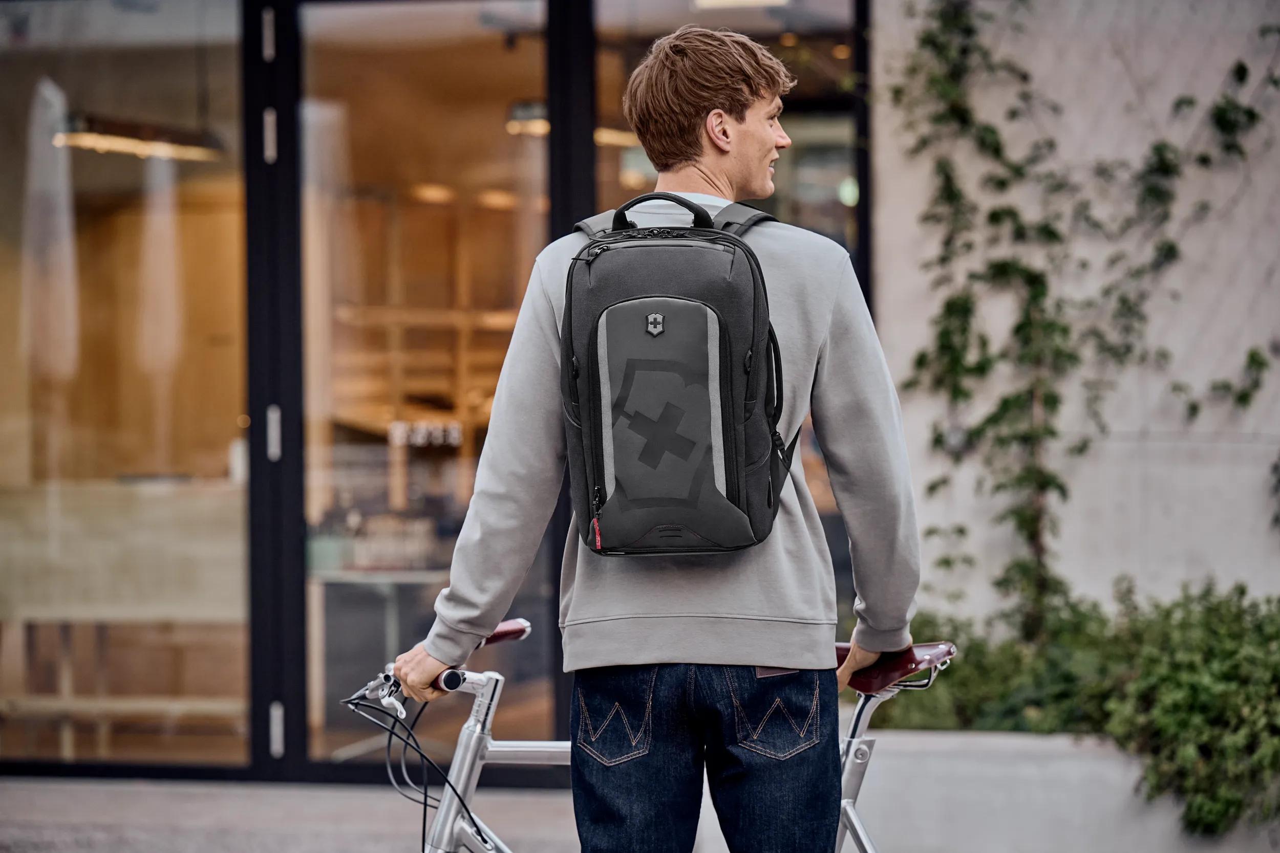 Backpacks and Messenger Bags cat img