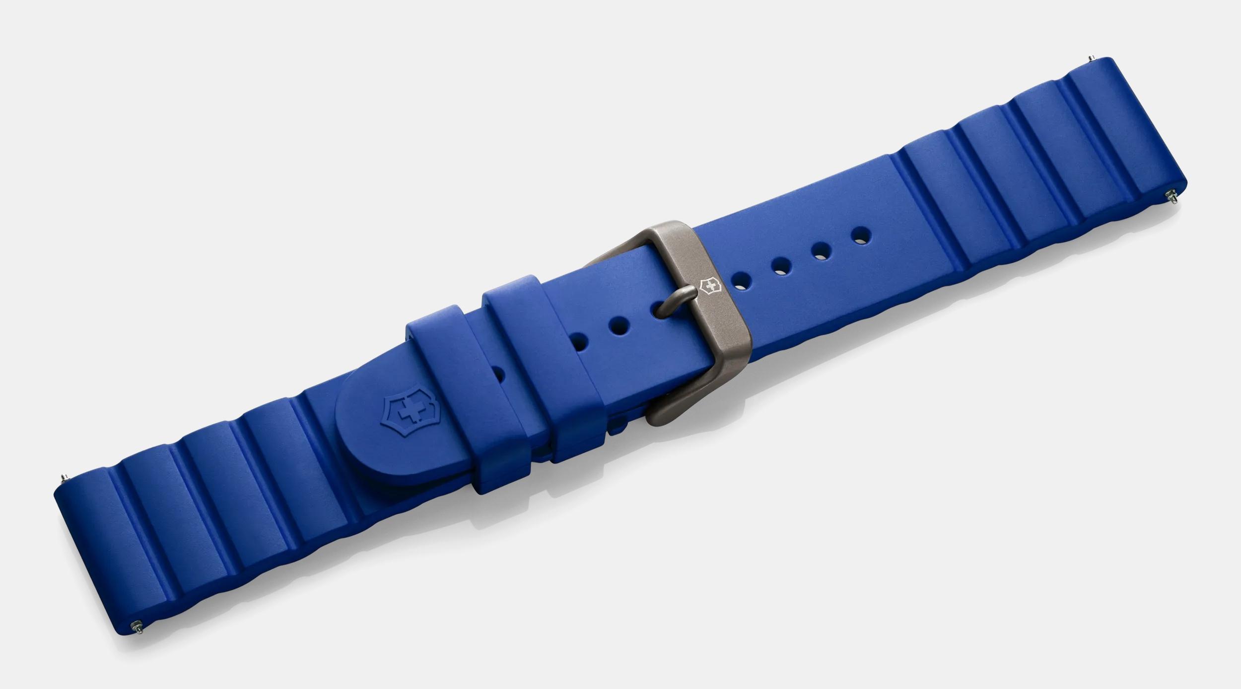 Blue rubber strap with buckle 005430