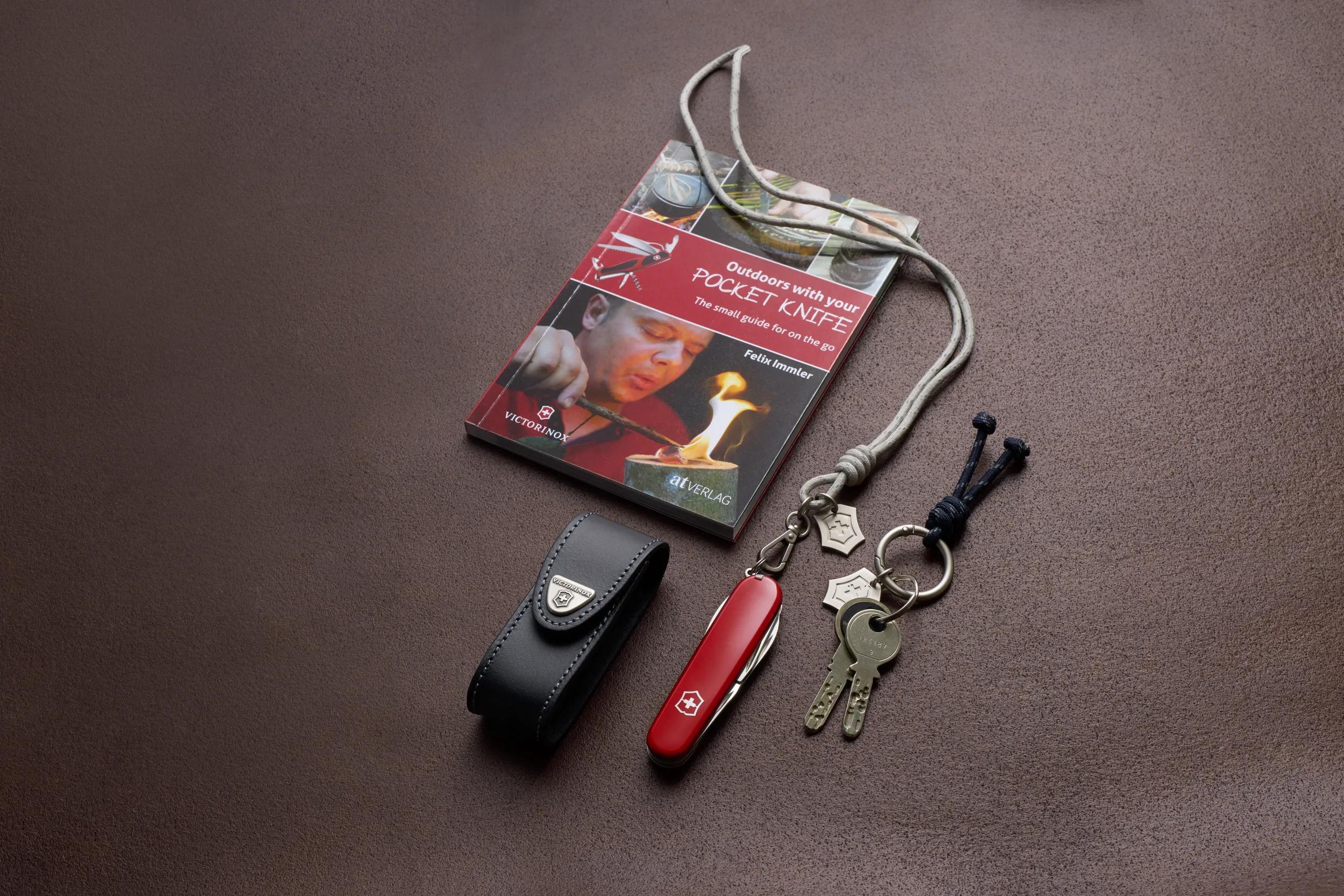 Chains & Paracords | Victorinox Japan