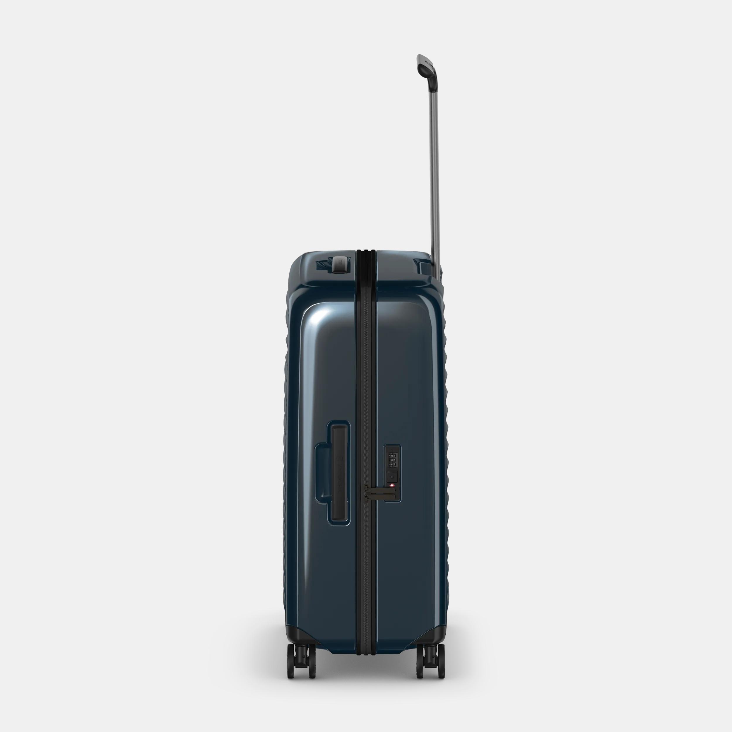 Victorinox Airox Medium Hardside Case in Dark Blue - 610924
