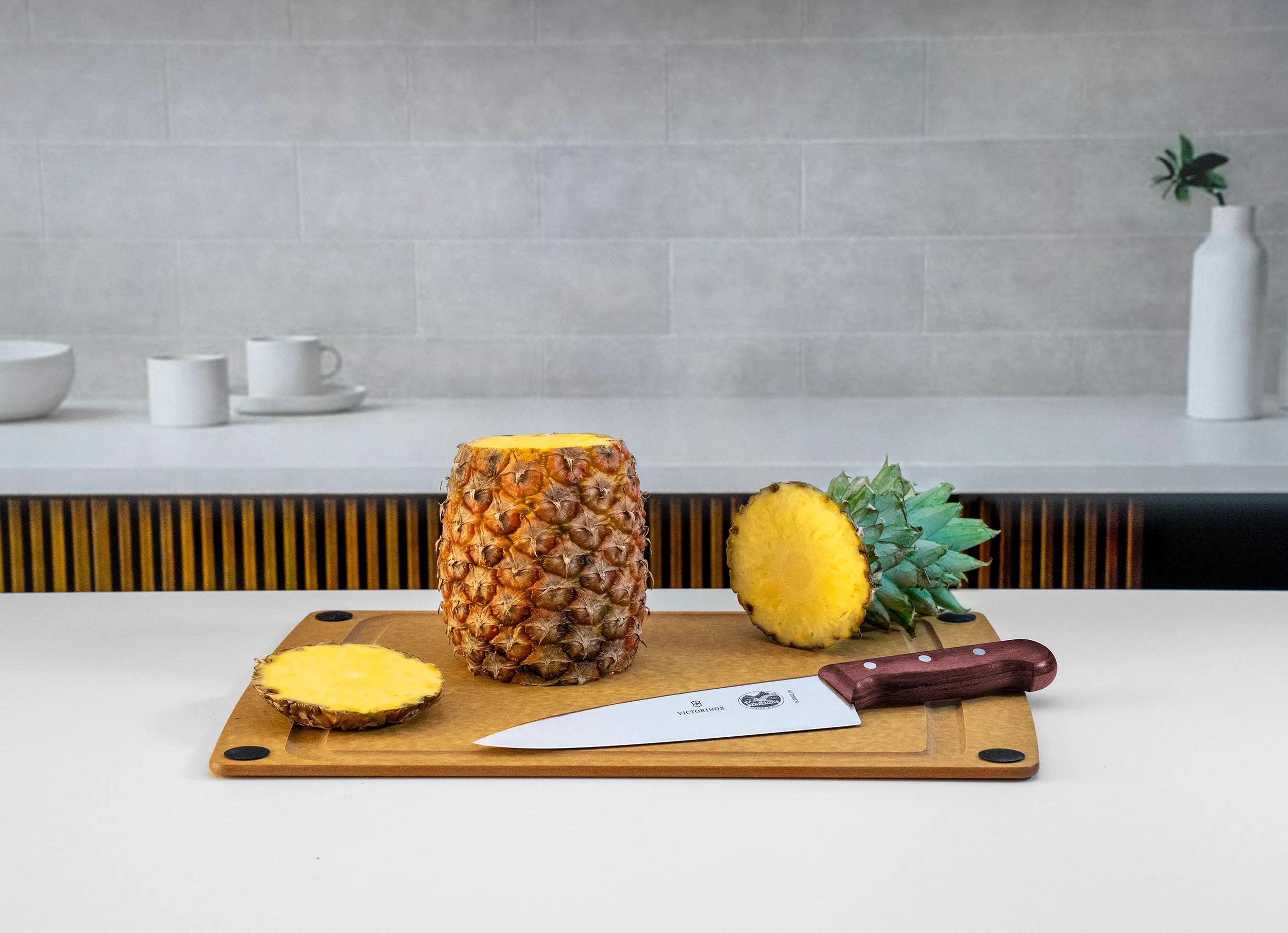 Como cortar um abacaxi