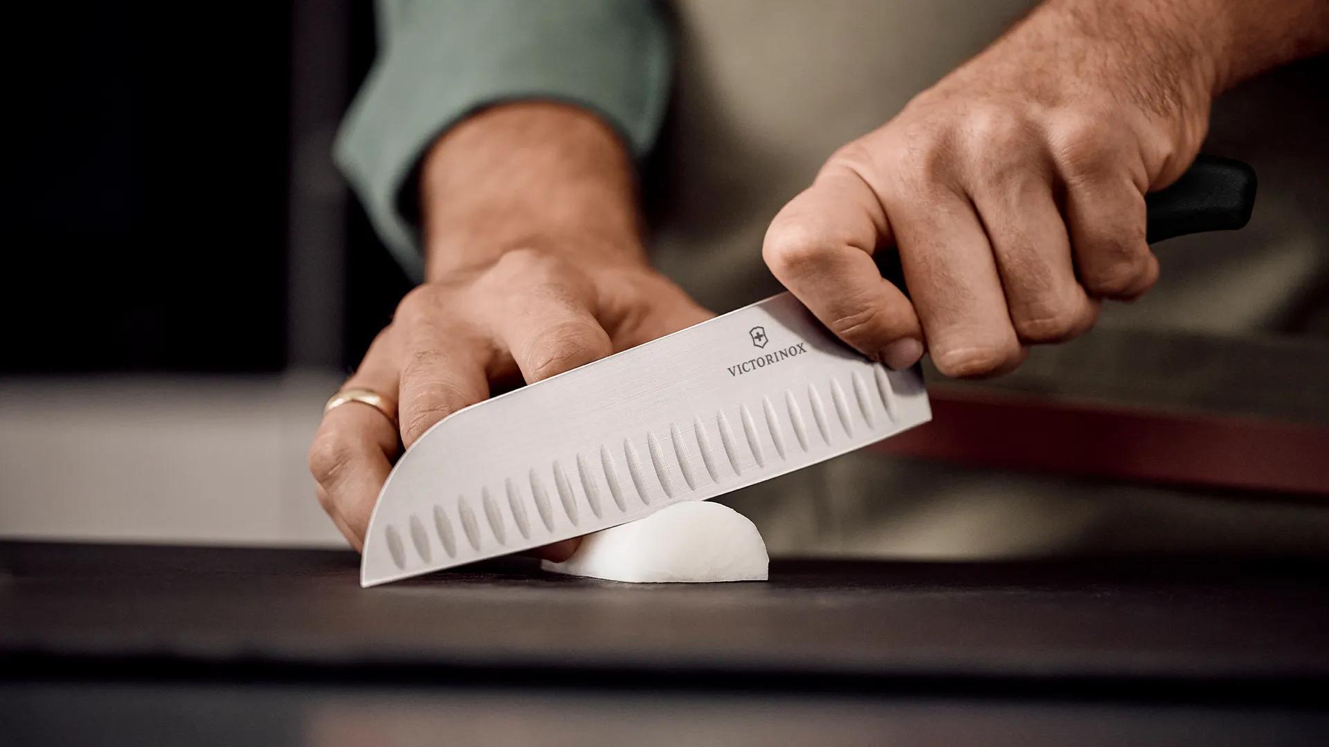 Victorinox Swiss Classic Santoku Knife - Thumbnail 3