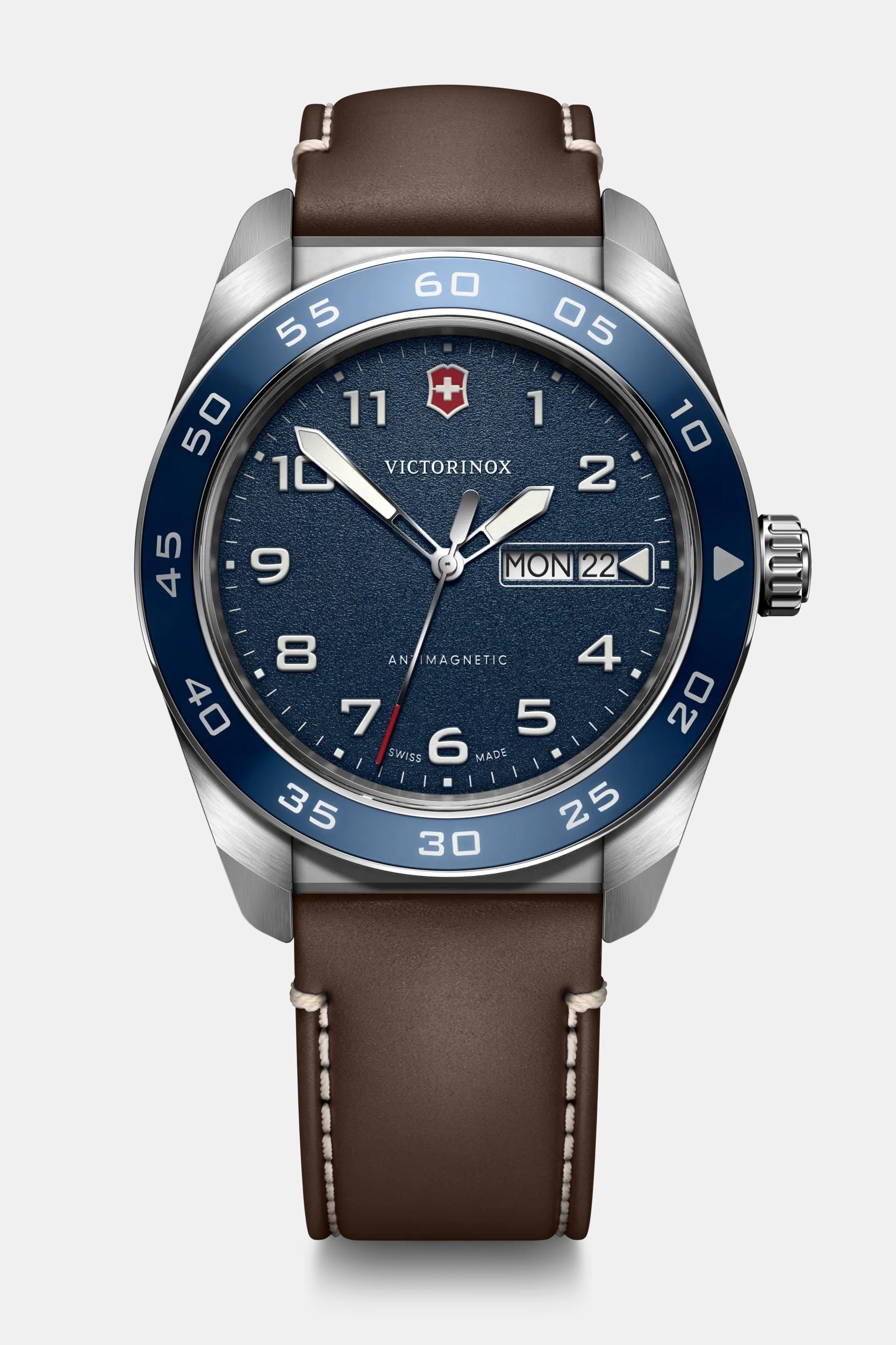 Victorinox Swiss Army Quartz in Swiss Army Quartz - 242040