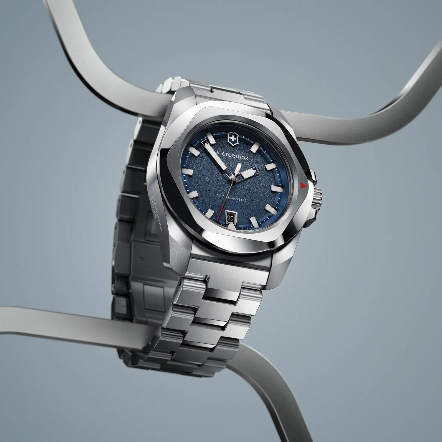 ビクトリノックス　イノックス　VICTORINOX I.N.O.X. クォーツ I.N.O.X. QuartzとI.N.O.X. Small Automatic | ビクトリノックス・ジャパン