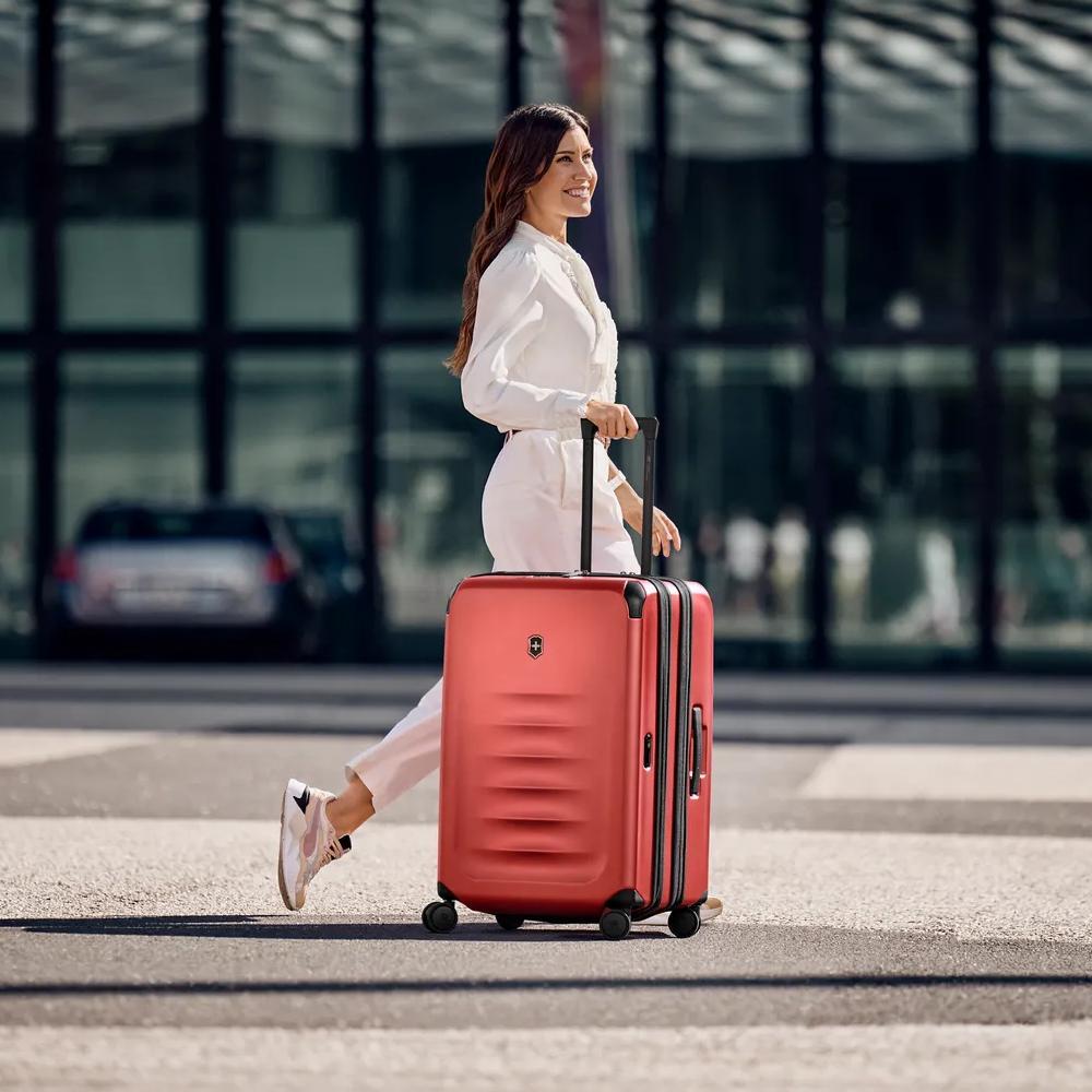VICTORINOX　ヴィクトリノックス　キャリーカート スーツケース　赤色 Victorinox Medium Suitcases | ビクトリノックス・ジャパン