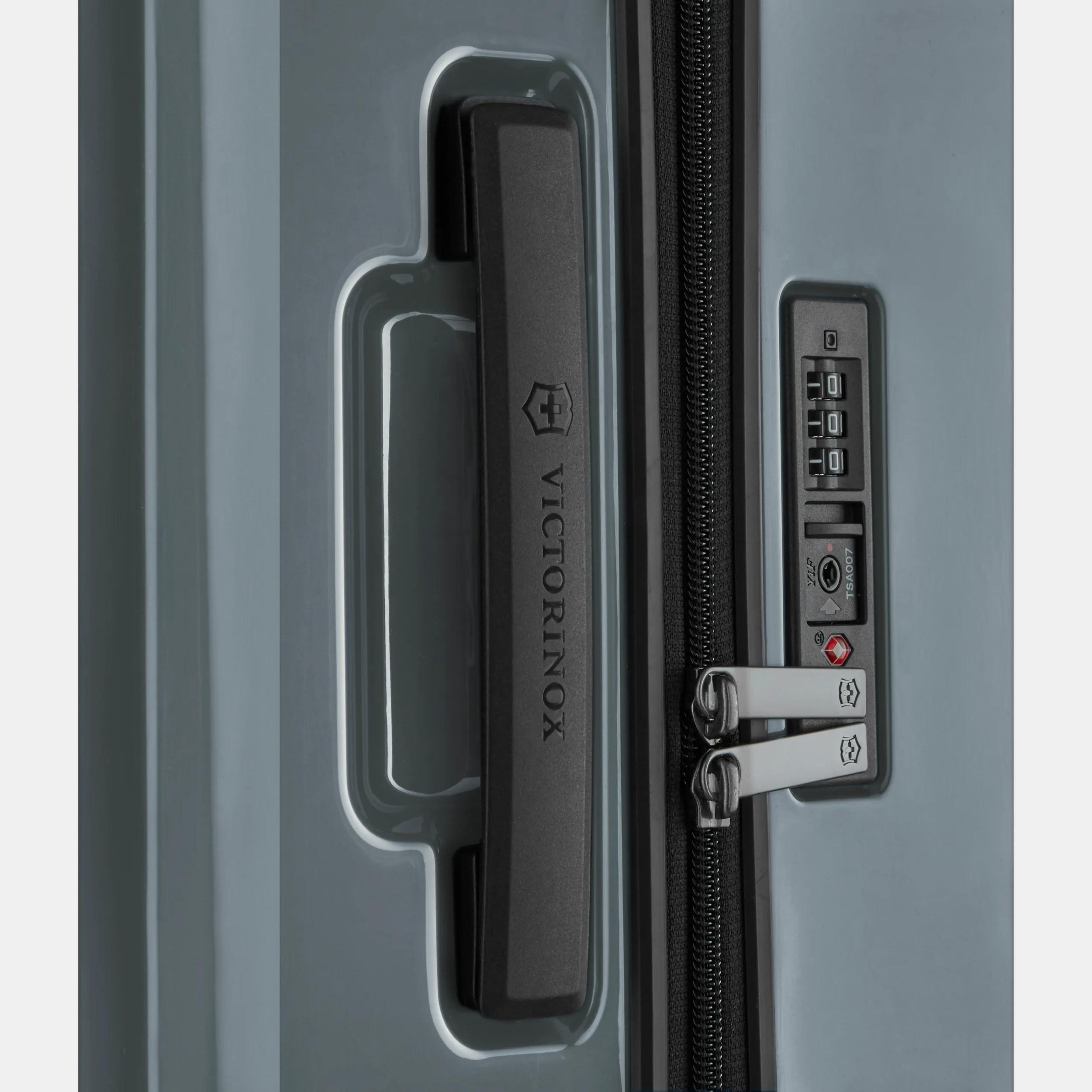 Victorinox 「エアロックス ラージ ハードサイドケース